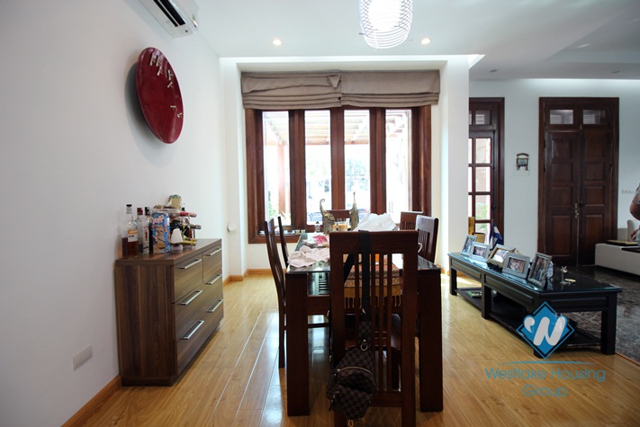 Spacious house with open living room and nice bathrooms to rent in Ciputra